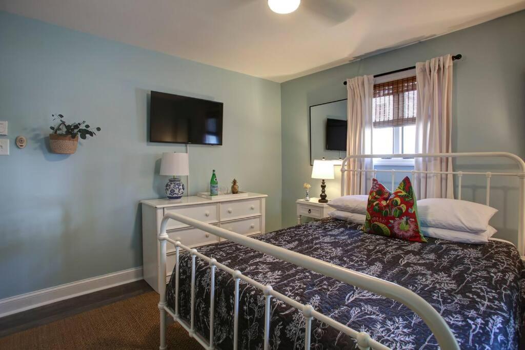 Cape Classic Design That Is Cozy, Elegant, And Inviting Hébergement de vacances *
