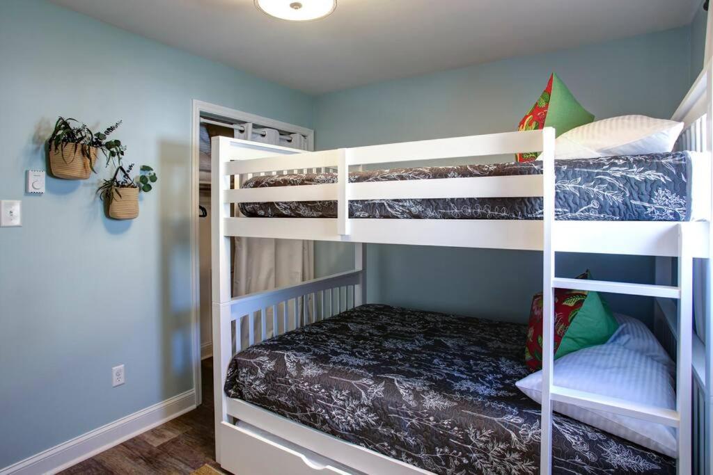 Cape Classic Design That Is Cozy, Elegant, And Inviting Hébergement de vacances Cape May